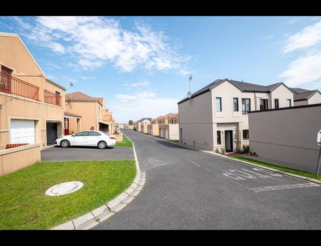 2 BEDROOM DUPLEX FOR SALE IN NORMANDIE